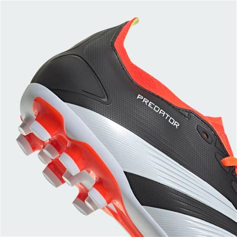 Chaussures de foot pour différentes tranches d'âge