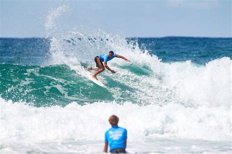 Compétition de surf à Lacanau