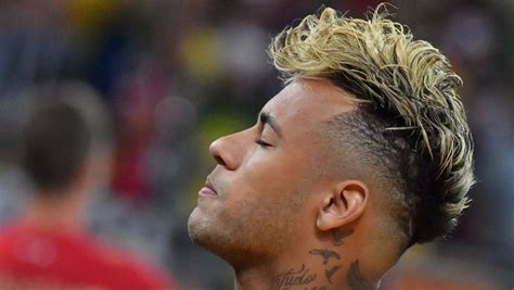 Coupe de cheveux spaghetti de Neymar