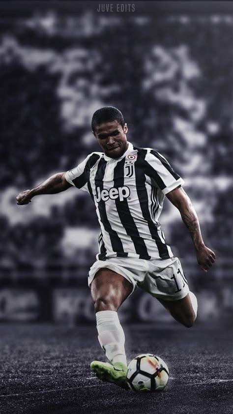 Douglas Costa marque pour la Juventus