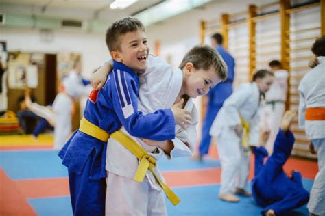Enfants pratiquant le Judo