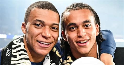 Ethan Mbappé pleurant