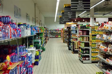 Intérieur d'un supermarché