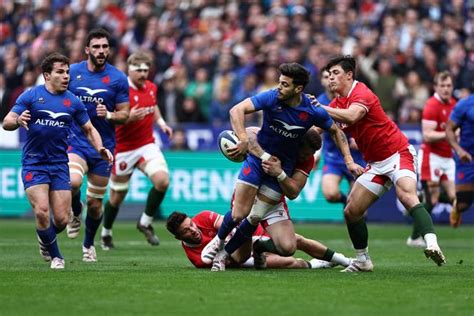 Joueurs de rugby en action