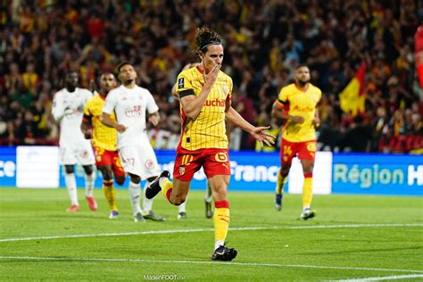 Joueurs du RC Lens célébrant une victoire