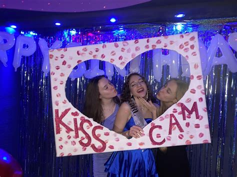 Kiss Cam