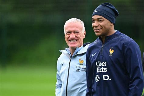 Kylian Mbappé et Didier Deschamps