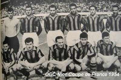 L'OGC Nice remporte la Coupe de France 1954 face à l'Olympique de Marseille.