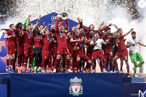 Les joueurs de Liverpool célèbrent leur victoire