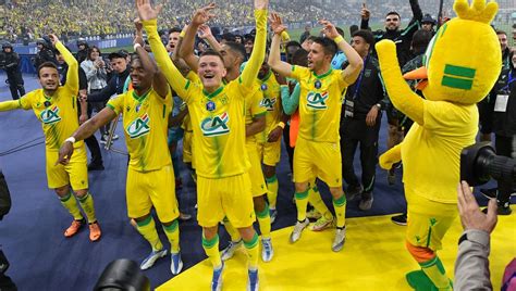 Les joueurs du FC Nantes célèbrent la victoire