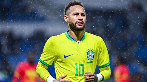 Neymar dribblant