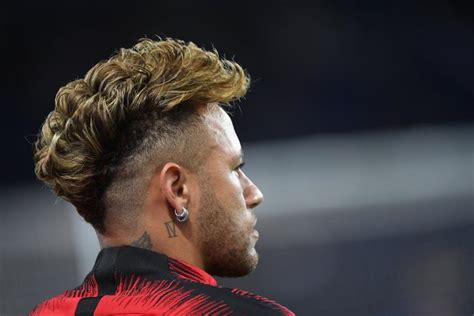 Nouvelle coupe de cheveux de Neymar