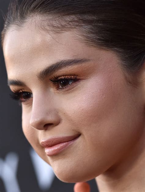 Selena Gomez et le tatouage point-virgule
