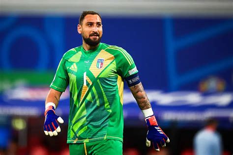 Soutien à Donnarumma en Italie
