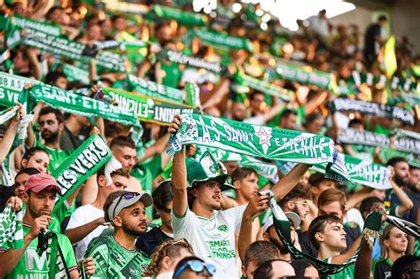 Supporters de Saint-Étienne célébrant un but