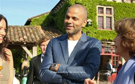 Tony Parker dans un vignoble