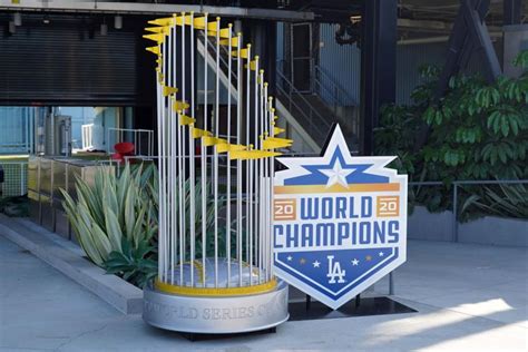 Trophée du Commissaire de la MLB