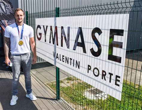 Valentin Porte inaugure le gymnase à Toury