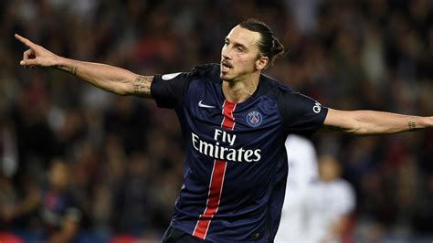 Zlatan Ibrahimovic célébrant un but avec le PSG